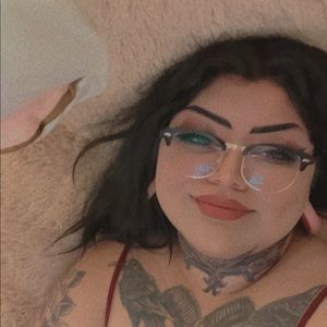 Meet your Posher, Evelin